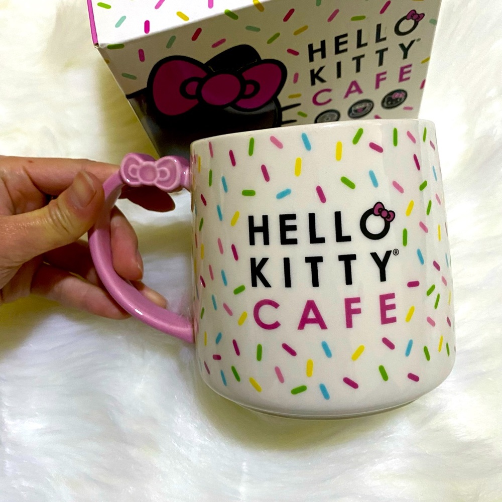 Hello Kitty - Picture 5 of 7